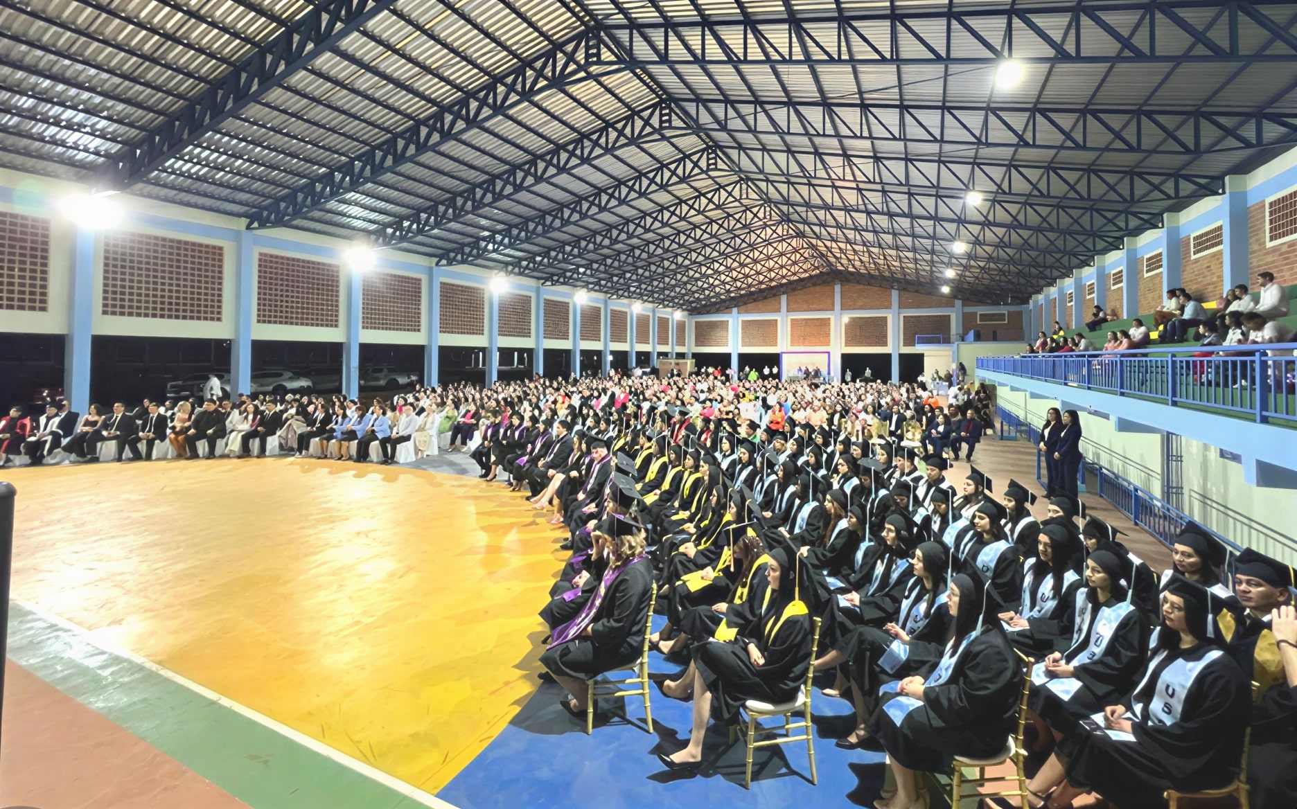Fotografía durante acto de graduacion USCA